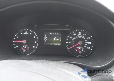 2016 Kia Sorento 3.3L Ex z USA, uszkodzony, nr VIN 5XYPHDA58GG104832